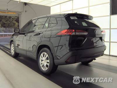 2025 Toyota Corolla Cross L - zdjęcie 6 z 28 - miniatura