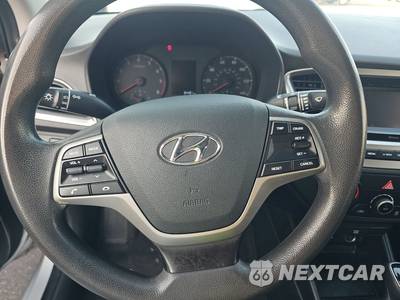 2020 Hyundai Accent SE - zdjęcie 10 z 17 - miniatura