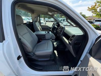 2022 Ford Super Duty F-350 Cab Chassis XL Regular Cab DRW - zdjęcie 30 z 69 - miniatura