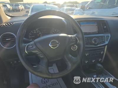2018 Nissan Pathfinder SL - zdjęcie 11 z 30 - miniatura