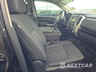 2019 Nissan TITAN SV Crew Cab Short Bed - zdjęcie 8 z 47 - miniatura