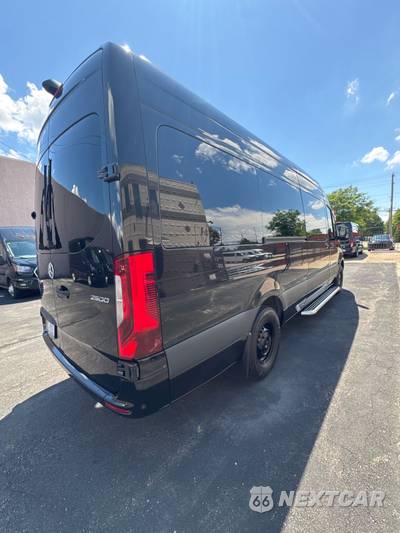 2022 Mercedes-Benz Sprinter 2500 Passenger Van High Roof 170.0" WB - zdjęcie 4 z 27 - miniatura