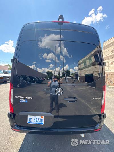 2022 Mercedes-Benz Sprinter 2500 Passenger Van High Roof 170.0" WB - zdjęcie 6 z 27 - miniatura