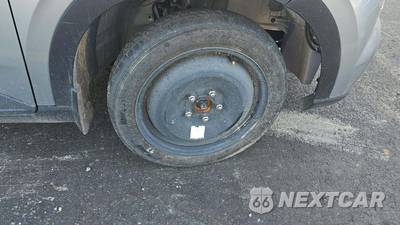 2025 Hyundai Venue SEL - zdjęcie 21 z 33 - miniatura