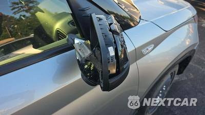 2025 Hyundai Venue SEL - zdjęcie 28 z 33 - miniatura