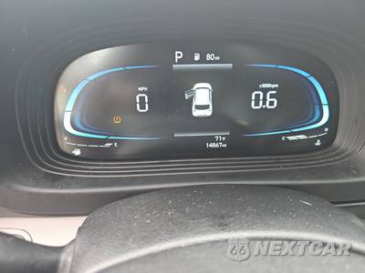 2025 Hyundai Venue SEL - zdjęcie 12 z 33 - miniatura