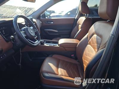 2024 Nissan Pathfinder Platinum - zdjęcie 7 z 30 - miniatura