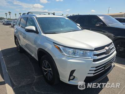 2019 Toyota Highlander XLE - zdjęcie 3 z 20 - miniatura