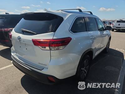 2019 Toyota Highlander XLE - zdjęcie 4 z 20 - miniatura