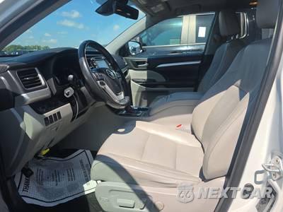 2019 Toyota Highlander XLE - zdjęcie 7 z 20 - miniatura