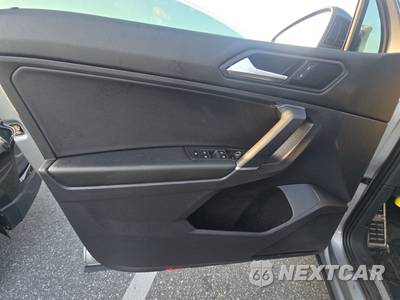 2020 Volkswagen Tiguan SE R-Line Black - zdjęcie 9 z 23 - miniatura
