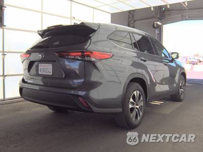2021 Toyota Highlander XLE - zdjęcie 4 z 33 - miniatura