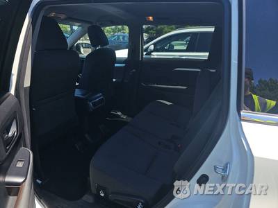 2016 Toyota Highlander LE - zdjęcie 13 z 35 - miniatura
