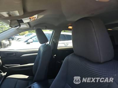 2016 Toyota Highlander LE - zdjęcie 21 z 35 - miniatura