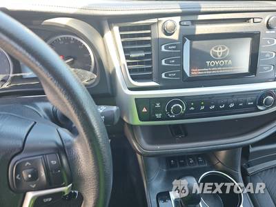 2016 Toyota Highlander LE - zdjęcie 11 z 35 - miniatura