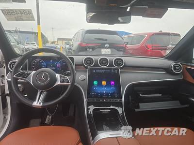 2025 Mercedes-Benz C 300 4MATIC - zdjęcie 11 z 31 - miniatura