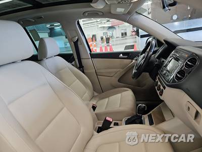 2013 Volkswagen Tiguan SE w/Sunroof & Navigation - zdjęcie 8 z 51 - miniatura