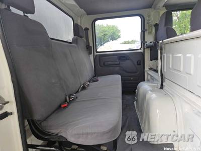 2017 Isuzu NPR HD Base Low Cab Crew - zdjęcie 31 z 81 - miniatura