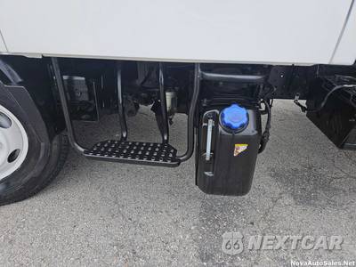 2017 Isuzu NPR HD Base Low Cab Crew - zdjęcie 60 z 81 - miniatura