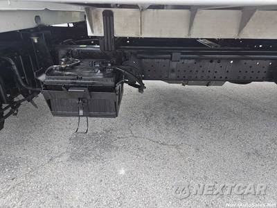 2017 Isuzu NPR HD Base Low Cab Crew - zdjęcie 61 z 81 - miniatura