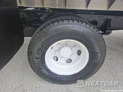 2017 Isuzu NPR HD Base Low Cab Crew - zdjęcie 71 z 81 - miniatura