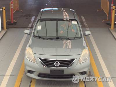 2013 Nissan Versa 1.6 SV - zdjęcie 2 z 17 - miniatura