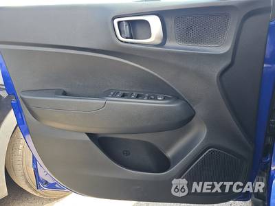 2025 Hyundai Venue SEL - zdjęcie 15 z 30 - miniatura