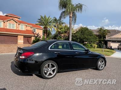 2017 Mercedes-Benz C 300 4MATIC Sedan w/Sport Pkg - zdjęcie 13 z 34 - miniatura