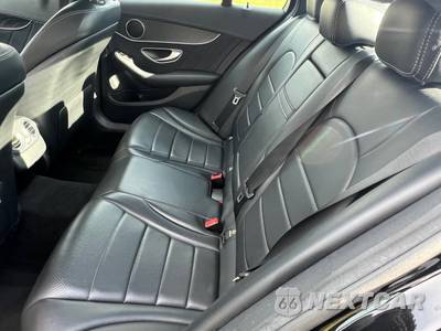 2017 Mercedes-Benz C 300 4MATIC Sedan w/Sport Pkg - zdjęcie 27 z 34 - miniatura