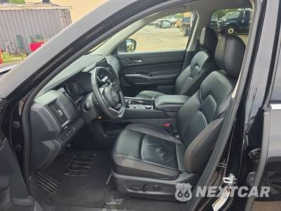 2023 Nissan Pathfinder SL - zdjęcie 11 z 24 - miniatura