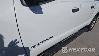 2017 Nissan TITAN S Crew Cab Short Bed - zdjęcie 23 z 32 - miniatura