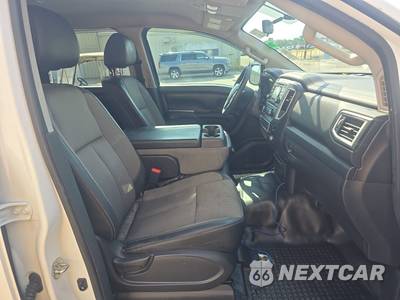 2017 Nissan TITAN S Crew Cab Short Bed - zdjęcie 8 z 32 - miniatura