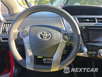 2016 Toyota Prius v Two - zdjęcie 10 z 18 - miniatura