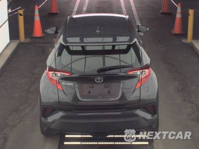 2022 Toyota C-HR XLE - zdjęcie 5 z 18 - miniatura
