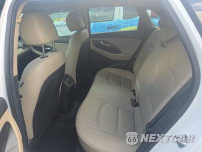 2020 Hyundai Elantra GT Hatchback - zdjęcie 13 z 28 - miniatura