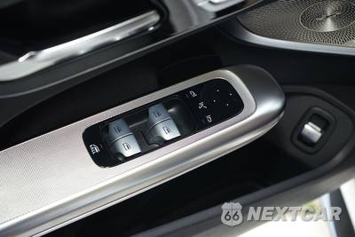 2026 Mercedes-Benz AMG CLE 53 4MATIC+ Convertible - zdjęcie 29 z 36 - miniatura