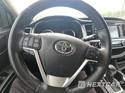 2019 Toyota Highlander XLE - zdjęcie 10 z 25 - miniatura