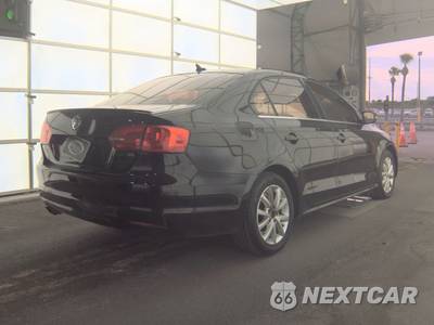 2014 Volkswagen Jetta SE Sedan w/Connectivity - zdjęcie 4 z 18 - miniatura