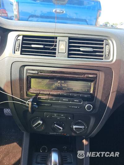 2014 Volkswagen Jetta SE Sedan w/Connectivity - zdjęcie 11 z 18 - miniatura
