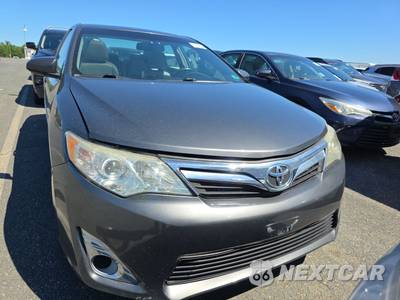 2013 Toyota Camry XLE - zdjęcie 2 z 29 - miniatura