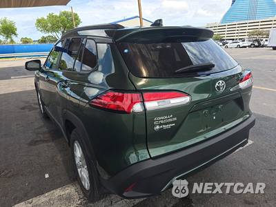2024 Toyota Corolla Cross LE - zdjęcie 6 z 20 - miniatura
