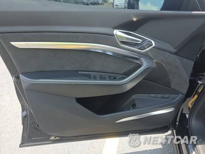 2021 Audi e-tron Prestige - zdjęcie 9 z 32 - miniatura