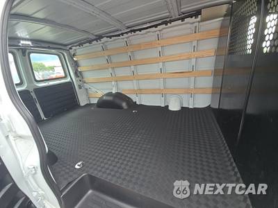 2025 Chevrolet Express 2500 Cargo Van 1WT 135.0" WB - zdjęcie 14 z 24 - miniatura