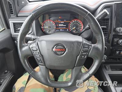 2020 Nissan TITAN PRO-4X Crew Cab Extra Short Bed - zdjęcie 10 z 66 - miniatura