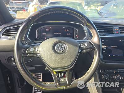 2019 Volkswagen Tiguan SEL Jet Black R-Line - zdjęcie 10 z 29 - miniatura