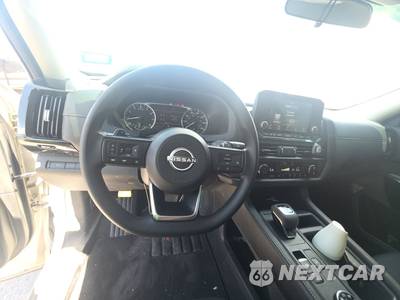 2025 Nissan Pathfinder S - zdjęcie 11 z 19 - miniatura