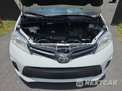 2020 Toyota Sienna L 7-Passenger 119.3" WB - zdjęcie 18 z 21 - miniatura
