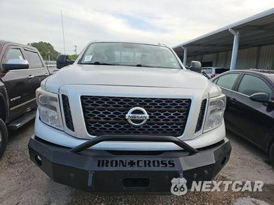 2018 Nissan TITAN PRO-4X Crew Cab Short Bed - zdjęcie 2 z 37 - miniatura