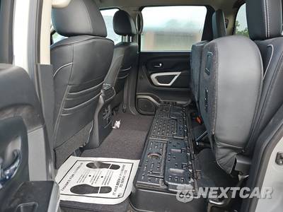 2018 Nissan TITAN PRO-4X Crew Cab Short Bed - zdjęcie 13 z 37 - miniatura
