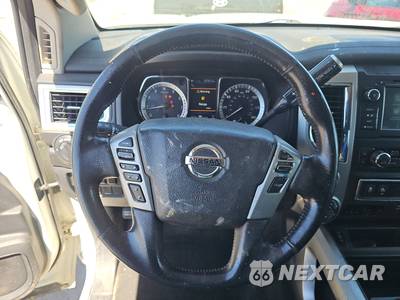 2019 Nissan TITAN SV Crew Cab Short Bed - zdjęcie 10 z 35 - miniatura